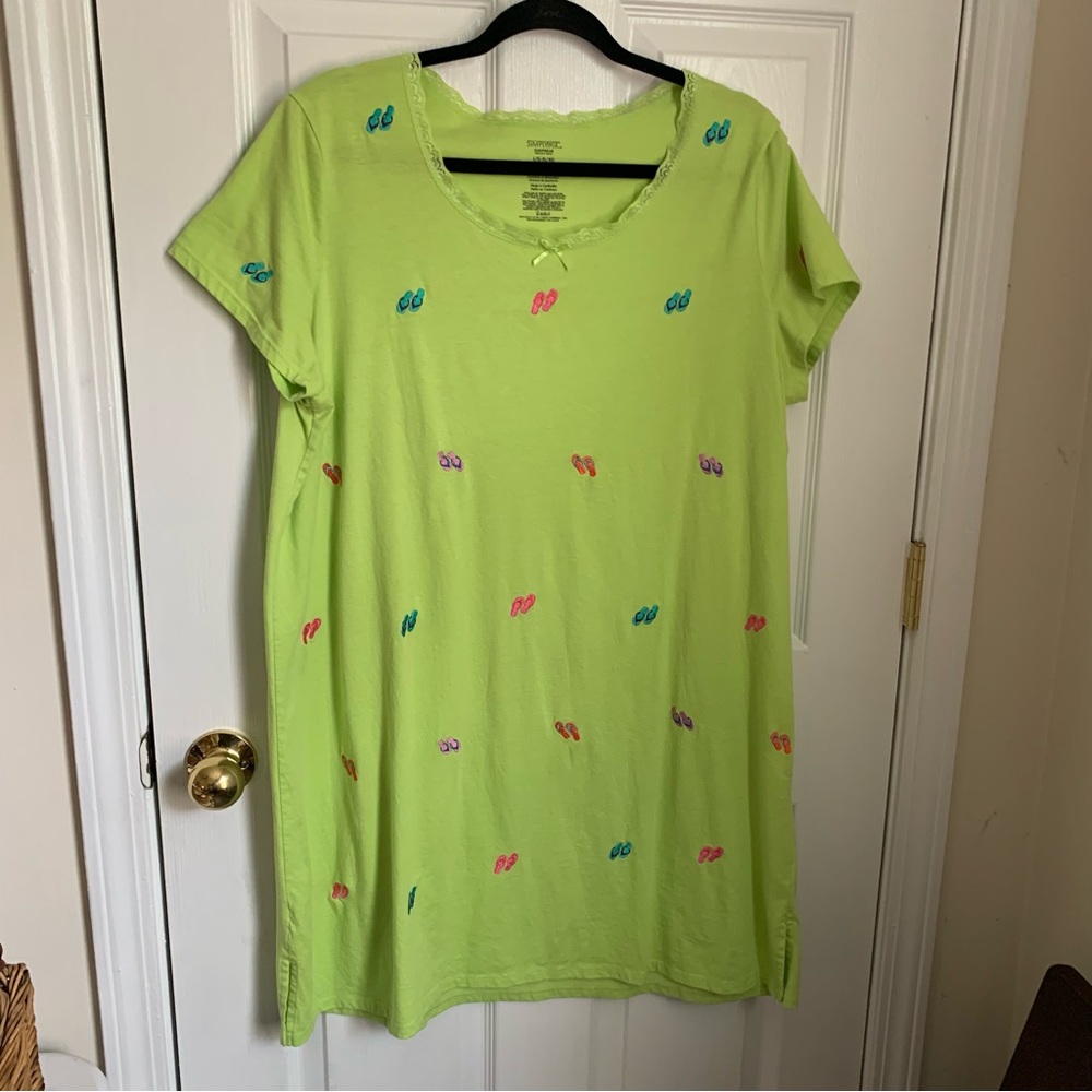 Simply Basic large/extra large sleep shirt